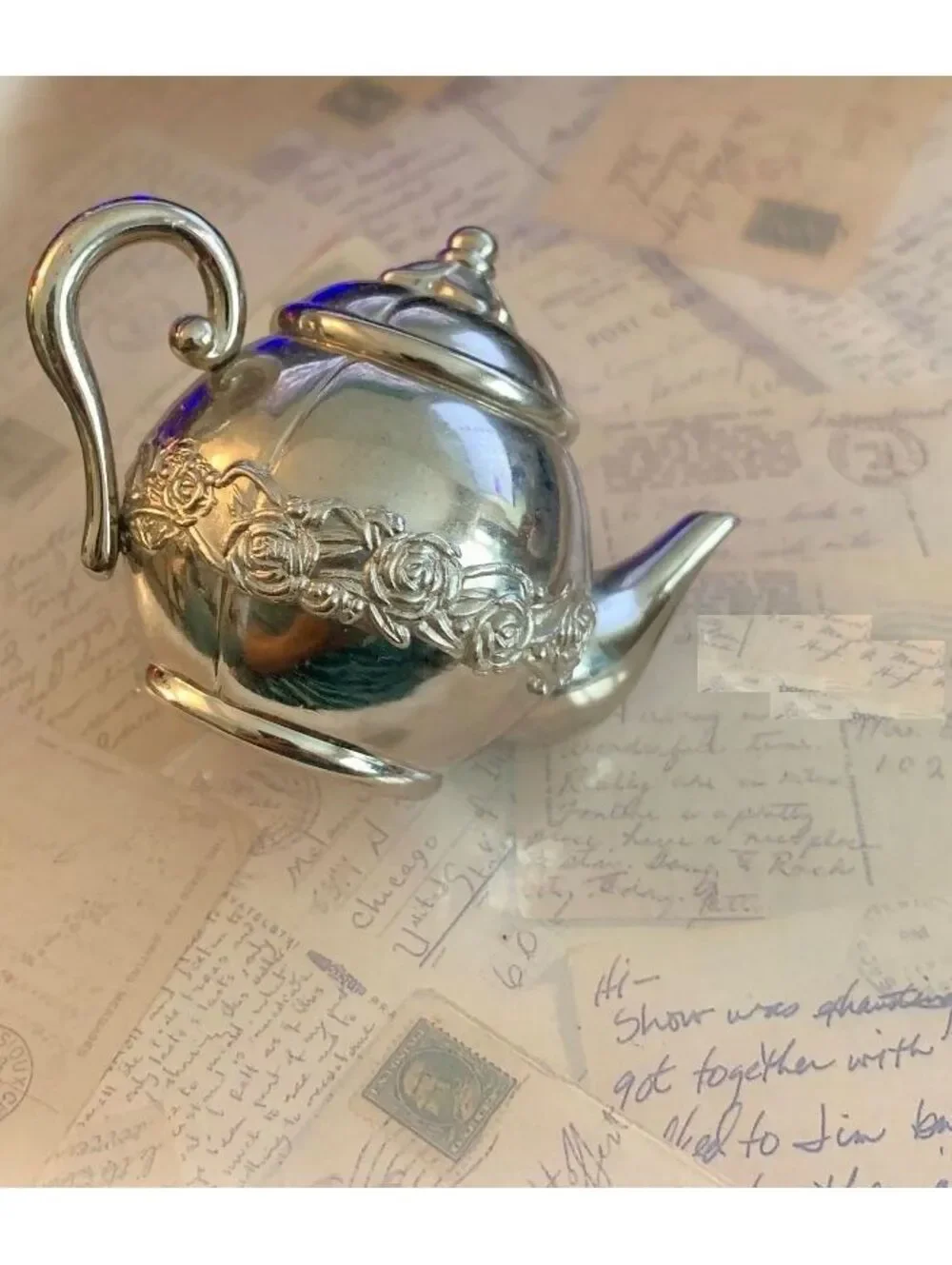 Charming Silver Teapot Desk Clock - Unique Gift & Home Decor